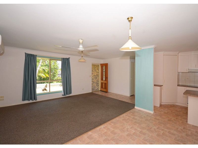 68 Hansen Street, Urangan QLD 4655