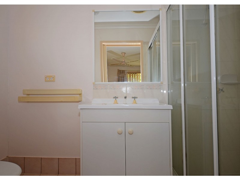 68 Hansen Street, Urangan QLD 4655