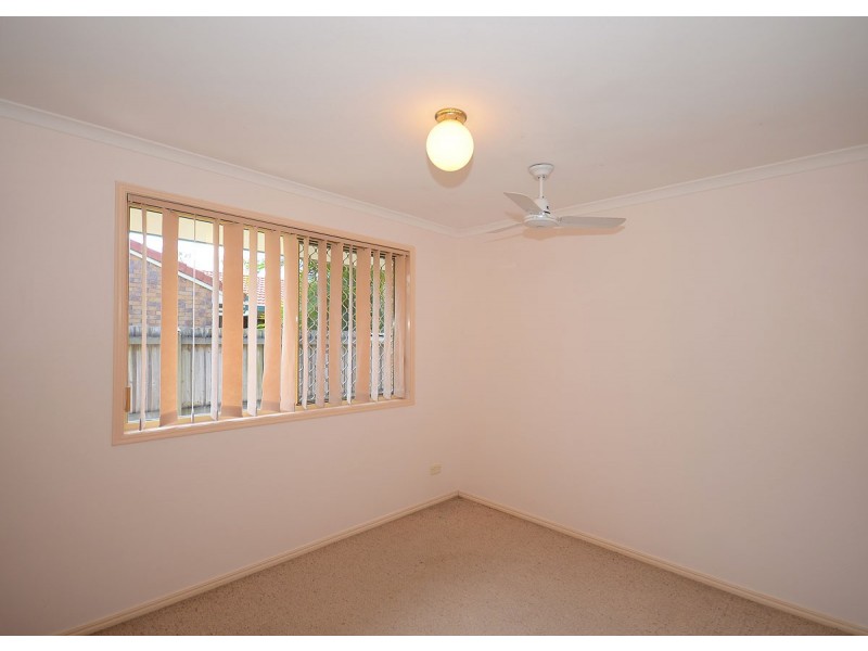 68 Hansen Street, Urangan QLD 4655