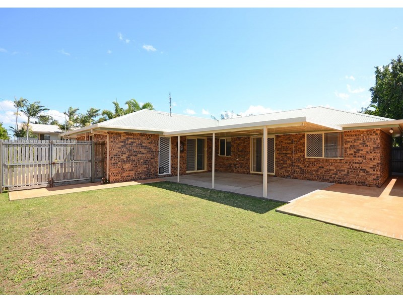68 Hansen Street, Urangan QLD 4655