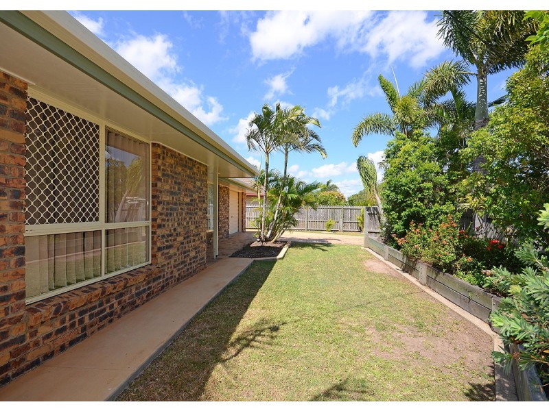 68 Hansen Street, Urangan QLD 4655