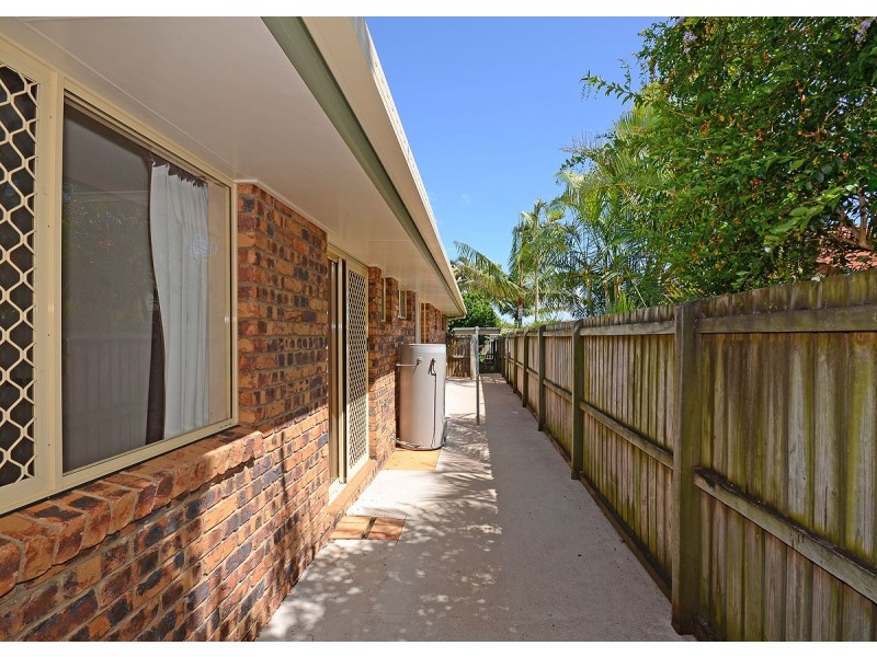 68 Hansen Street, Urangan QLD 4655