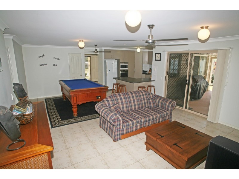 2 Yarrilee Circuit, Dundowran QLD 4655