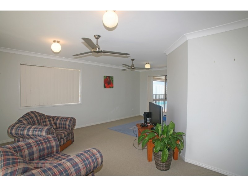 2 Yarrilee Circuit, Dundowran QLD 4655