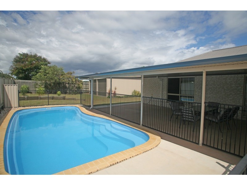 2 Yarrilee Circuit, Dundowran QLD 4655