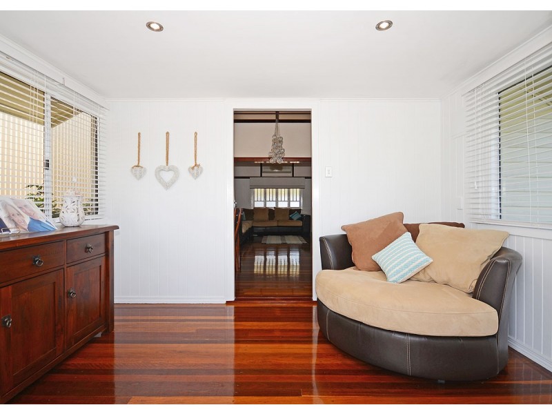 11 Martin Street, Point Vernon QLD 4655