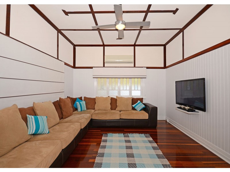 11 Martin Street, Point Vernon QLD 4655