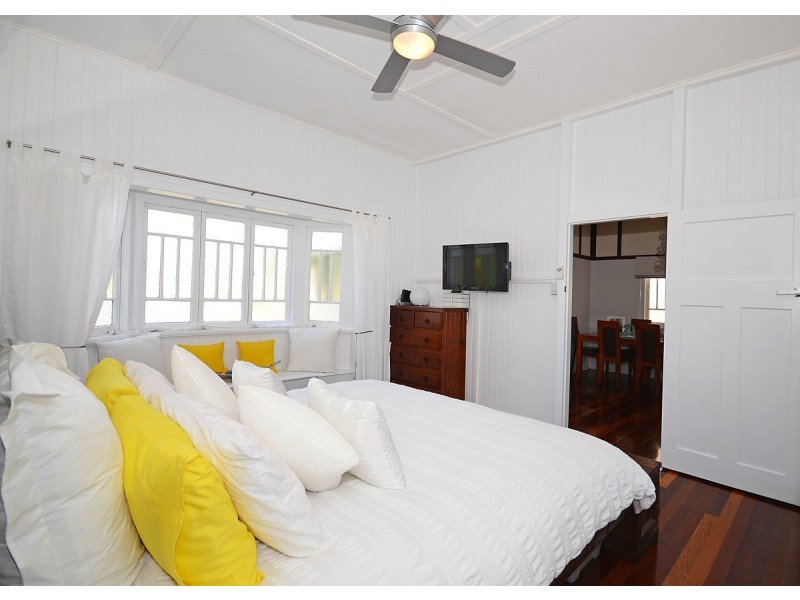 11 Martin Street, Point Vernon QLD 4655