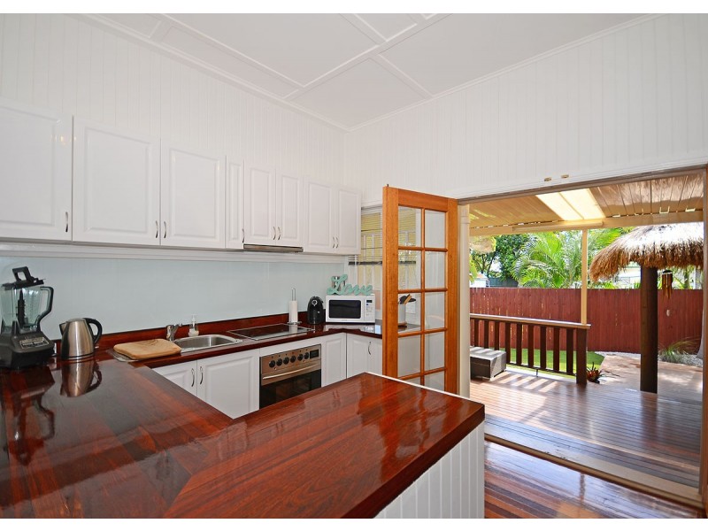 11 Martin Street, Point Vernon QLD 4655