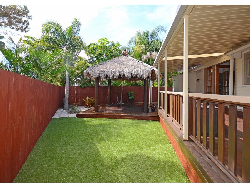11 Martin Street, Point Vernon QLD 4655
