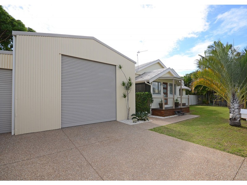 11 Martin Street, Point Vernon QLD 4655