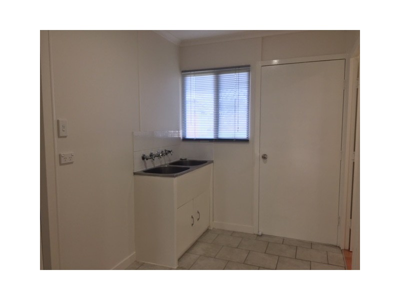 19 Barnstaple St, Torquay QLD 4655