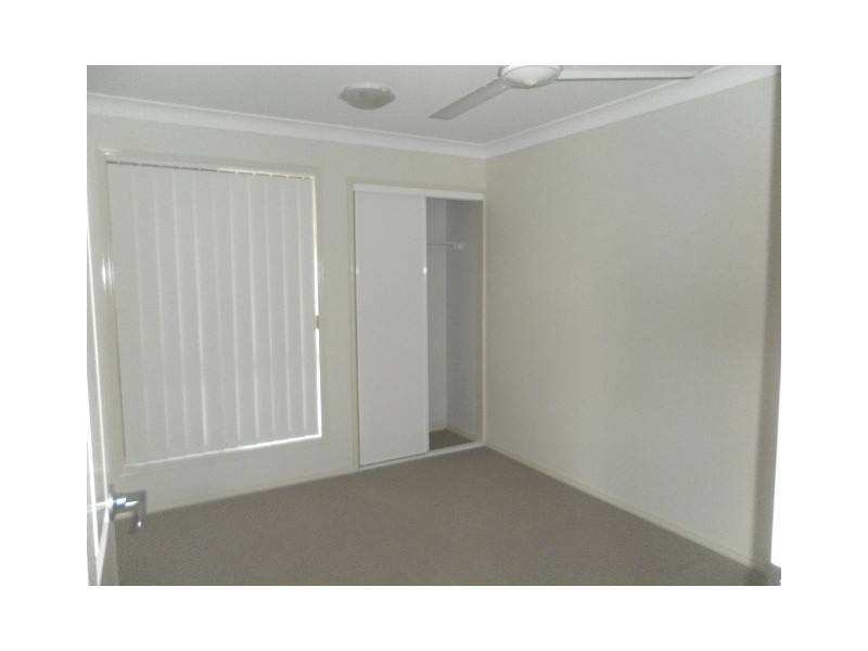 5 Bushlark Avenue, Eli Waters QLD 4655