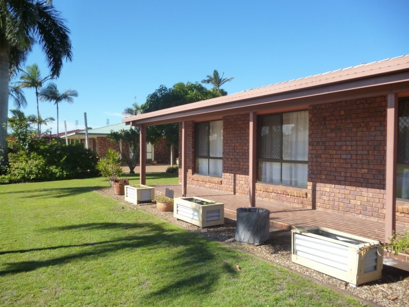 54 South Street, Urangan QLD 4655