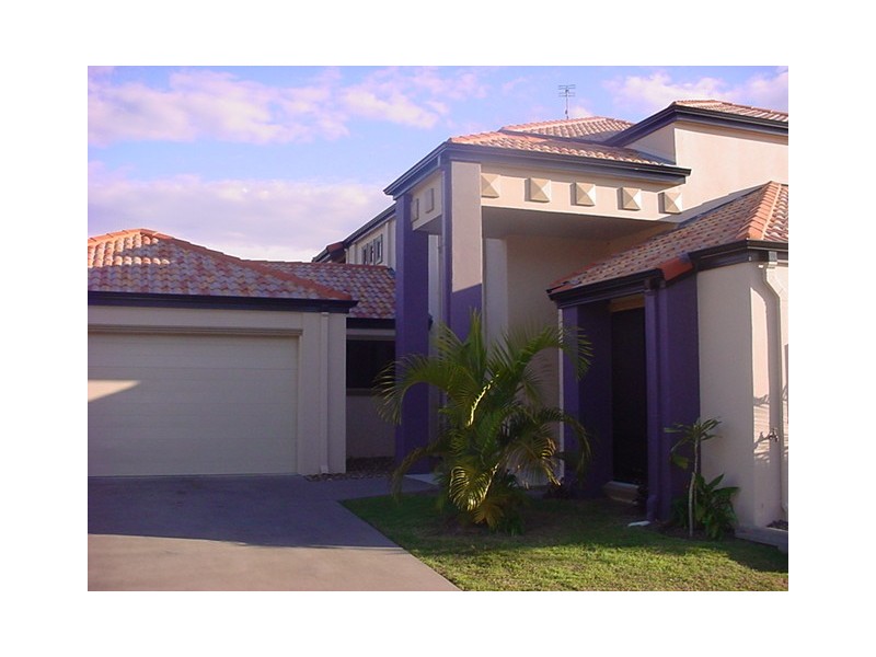 2/2 Barnstaple Street, Torquay QLD 4655