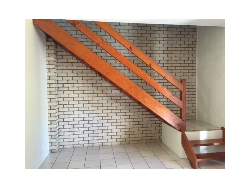 Unit 5/25 Hervey Street, Scarness QLD 4655