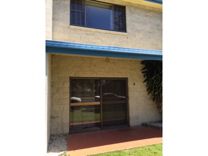 Unit 5/25 Hervey Street, Scarness QLD 4655