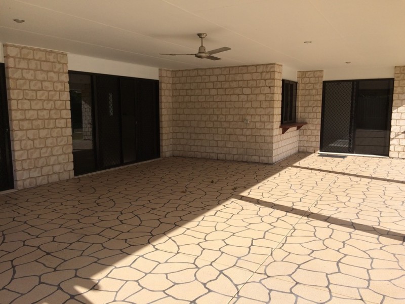 27 Oceanview Street,, Point Vernon QLD 4655