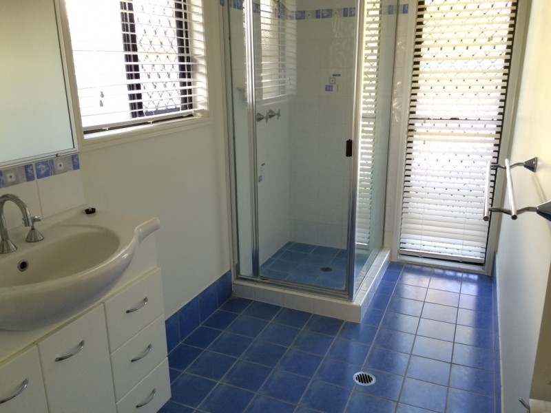 27 Oceanview Street,, Point Vernon QLD 4655