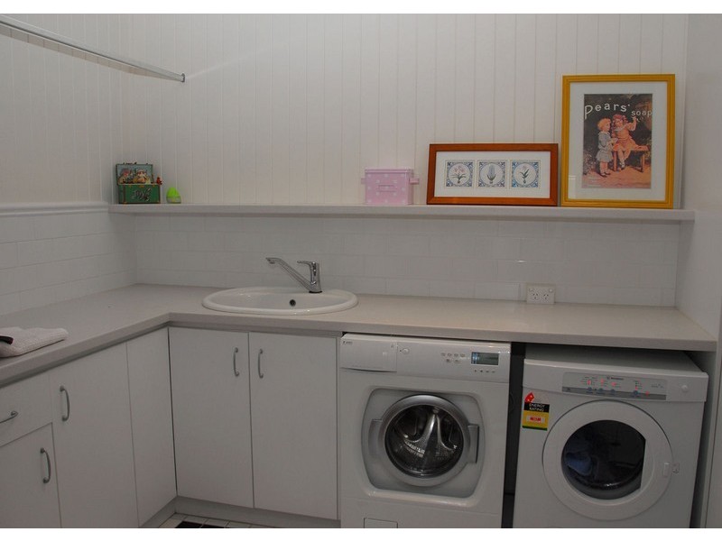 152 Esplanade, Point Vernon QLD 4655
