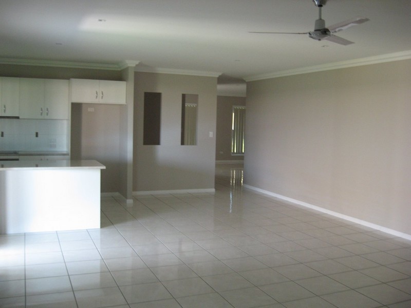 7 Beagle Avenue, Nikenbah QLD 4655