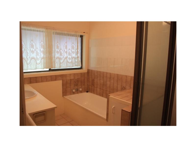 92 Colyton St, Torquay QLD 4655