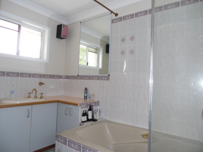 31 Christine Avenue, Torquay QLD 4655