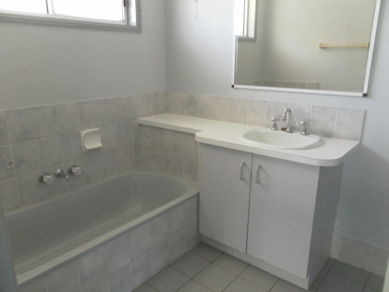 16 Debra Court, Urangan QLD 4655