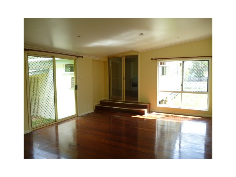 64 King Street,, Urangan QLD 4655