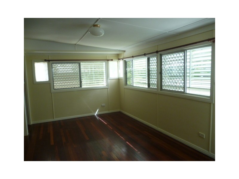 64 King Street,, Urangan QLD 4655