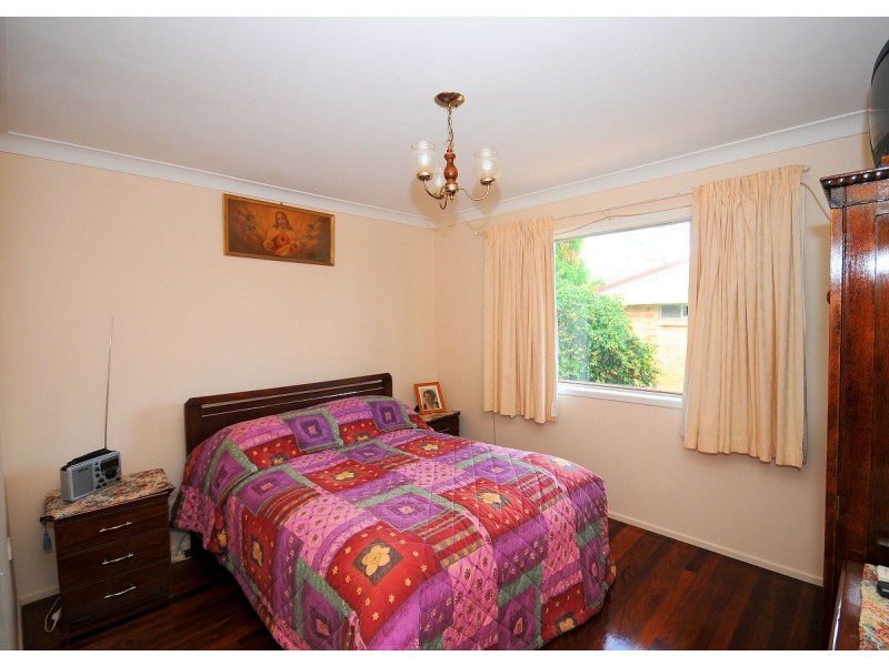 74 Dayman Street, Urangan QLD 4655