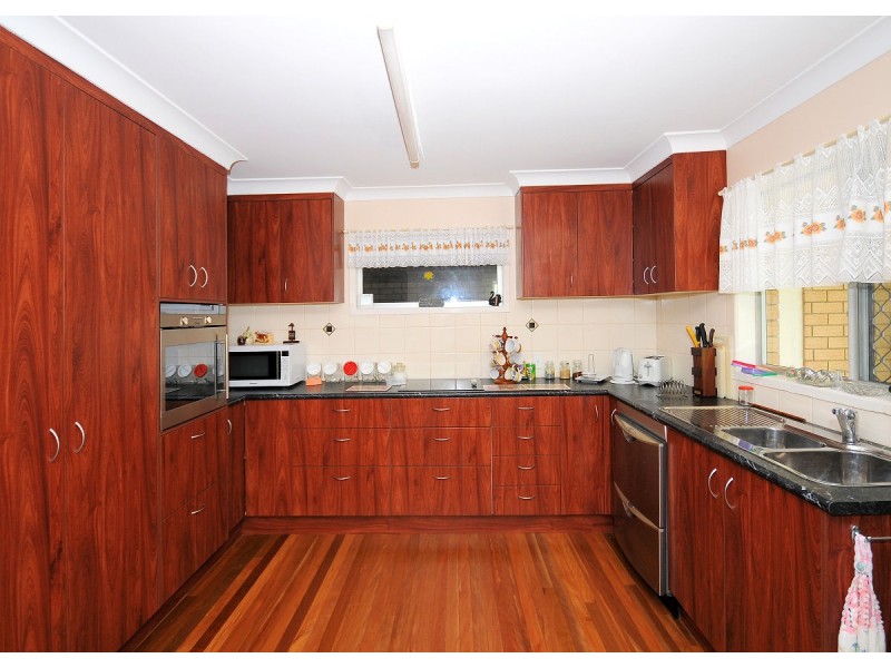 74 Dayman Street, Urangan QLD 4655