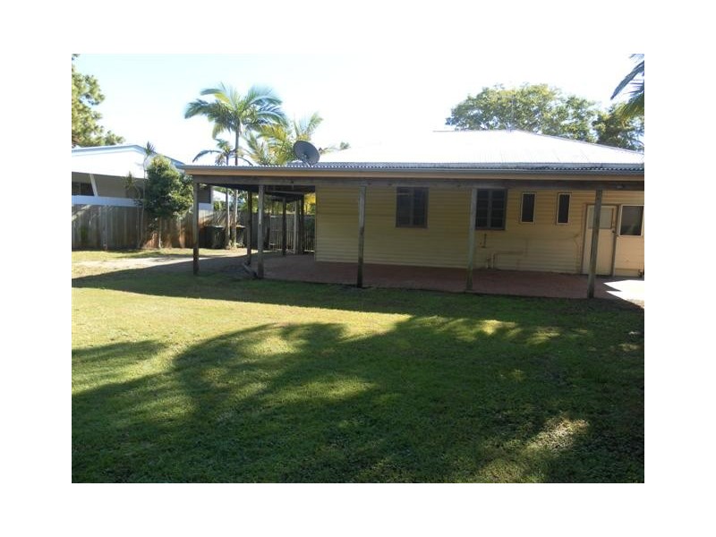 17 Cunningham Street, Torquay QLD 4655