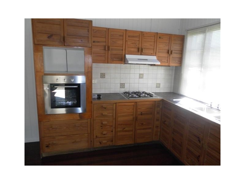 17 Cunningham Street, Torquay QLD 4655