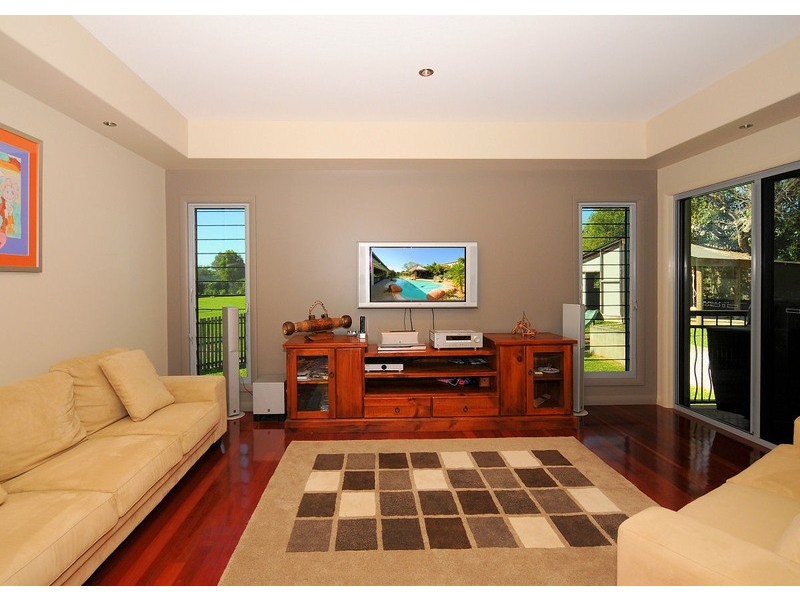 9-11 Gundesen Drive, Urraween QLD 4655