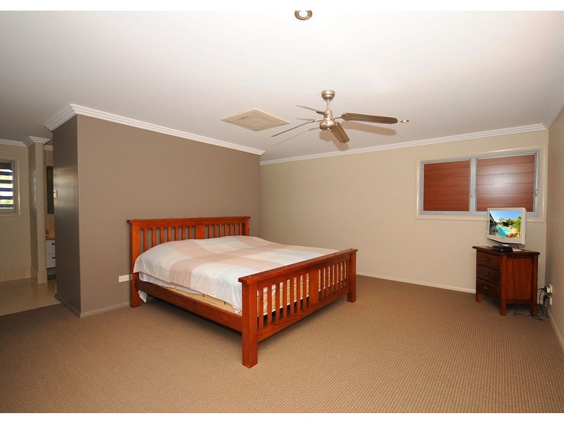 9-11 Gundesen Drive, Urraween QLD 4655