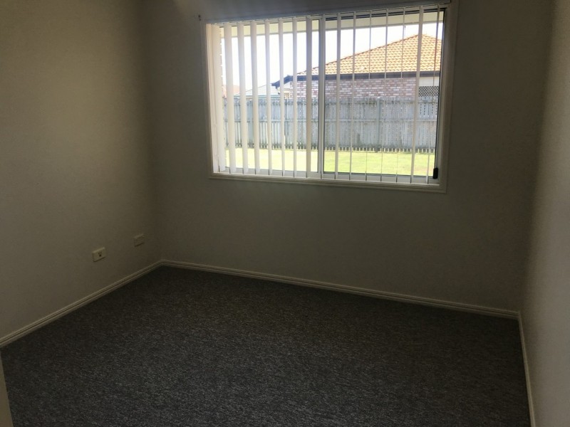 17 Kirton Road, Point Vernon QLD 4655