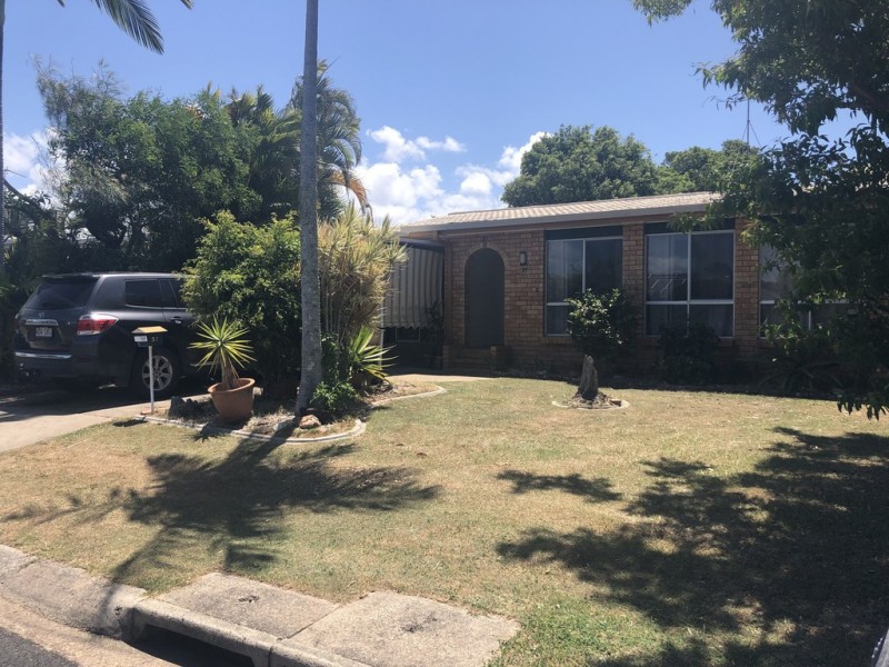 37 Limpus Street, Urangan QLD 4655