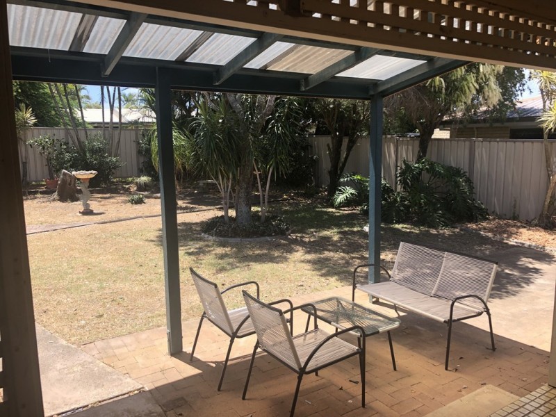 37 Limpus Street, Urangan QLD 4655