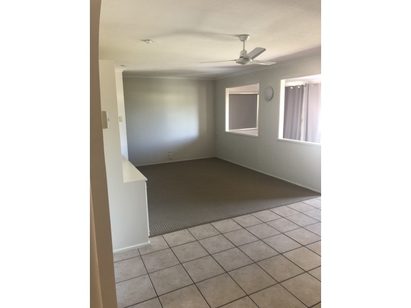 37 Limpus Street, Urangan QLD 4655