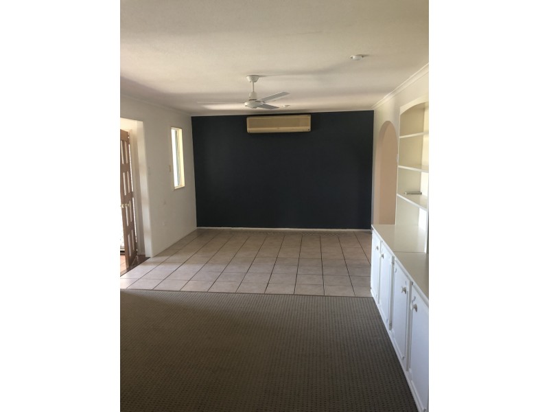 37 Limpus Street, Urangan QLD 4655