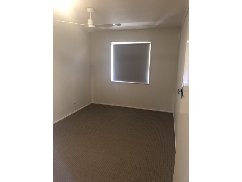 37 Limpus Street, Urangan QLD 4655