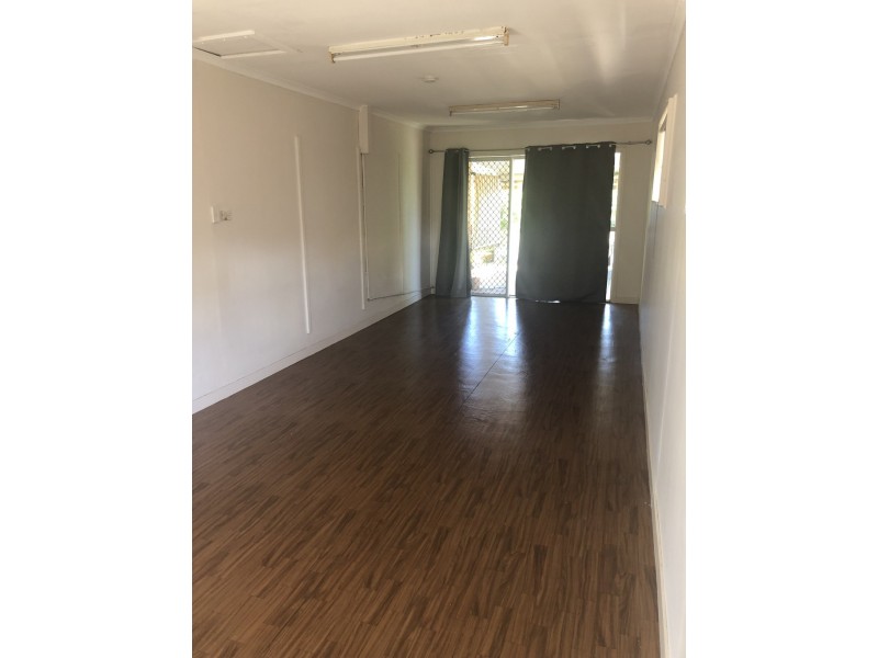 37 Limpus Street, Urangan QLD 4655