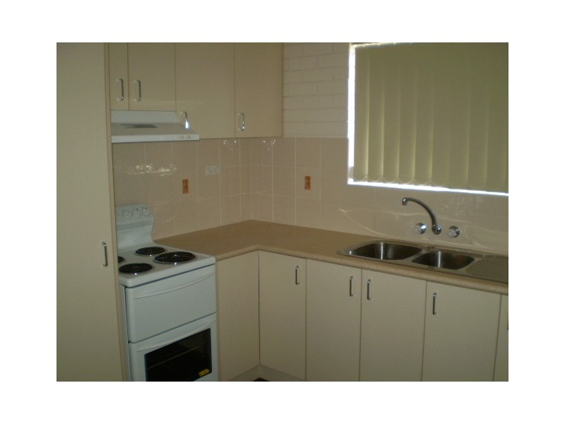 Unit 2/3 King Street, Urangan QLD 4655