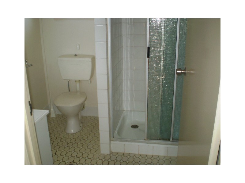Unit 2/3 King Street, Urangan QLD 4655