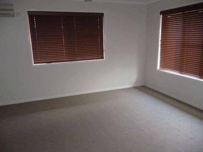 46 Moolyyir Street, Urangan QLD 4655