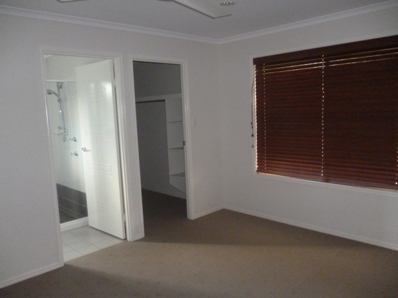 46 Moolyyir Street, Urangan QLD 4655