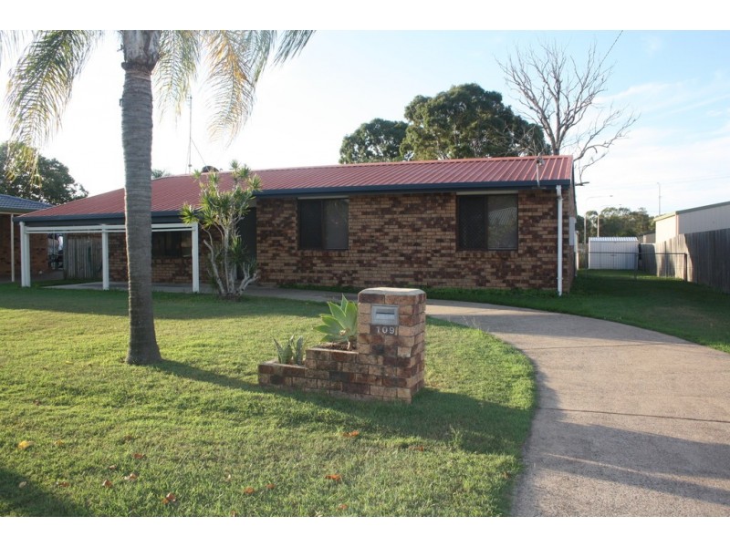 109 Hammond Street, Urangan QLD 4655