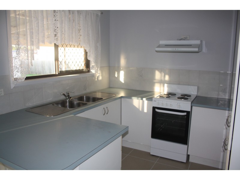 109 Hammond Street, Urangan QLD 4655