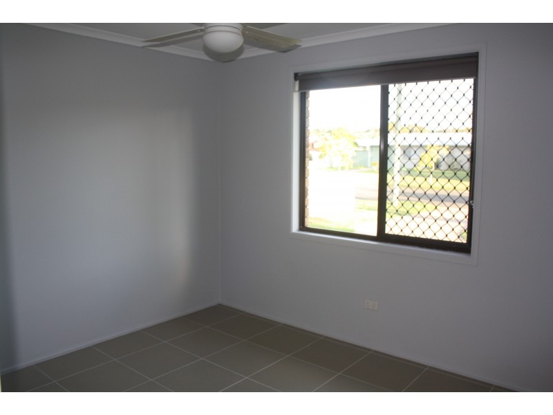 109 Hammond Street, Urangan QLD 4655